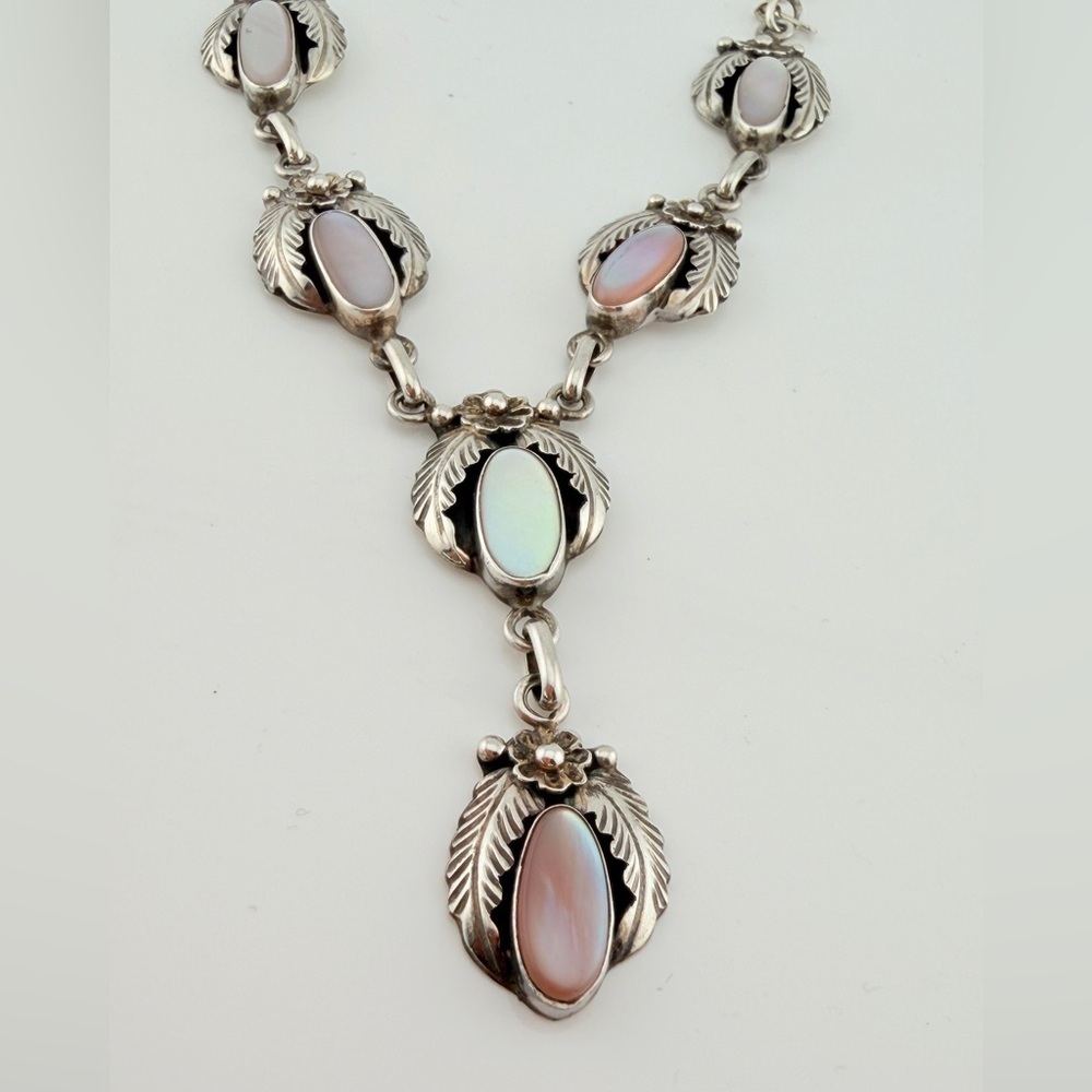 Vintage Native American Sterling Silver & Mother of Pearl Leaf Drop Necklace 18g